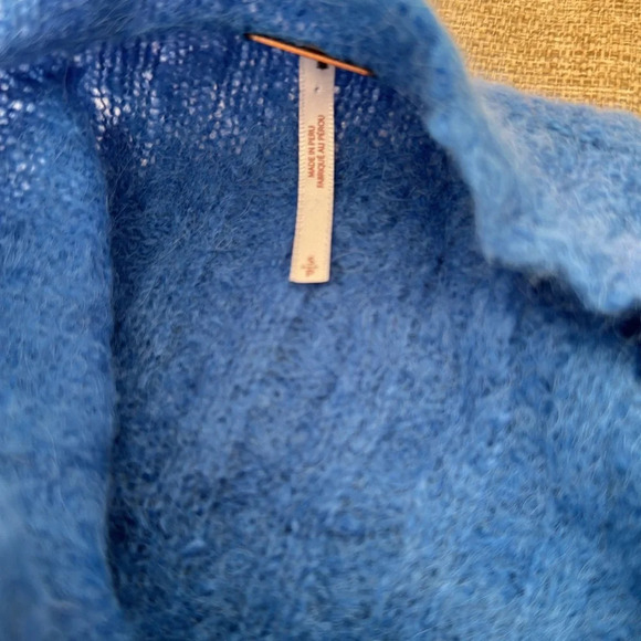 Free people alpaca blue sweater size small - Picture 6 of 8